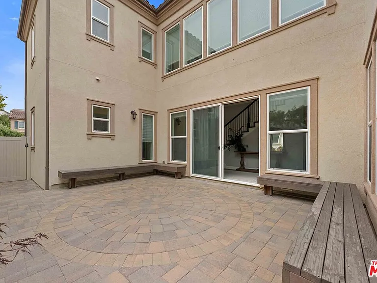 11925 N Ricasoli Way — Photo 8