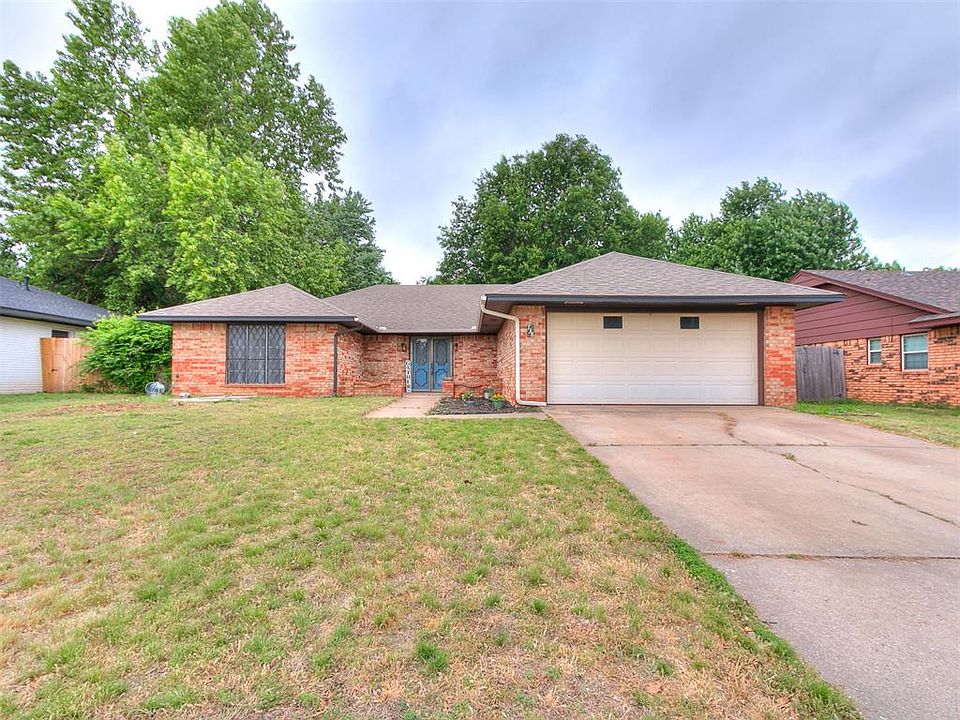 1st image of 738 Woodlawn Dr