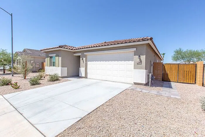 4 bed, 2.0 bath, 1565 sqft, $1,750 — Photo 4