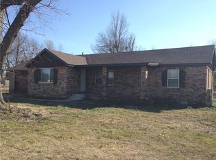 1951 McRay Ave, Springdale, AR 72762