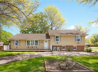 201 20th Ave N, Greenwood, MO 64034