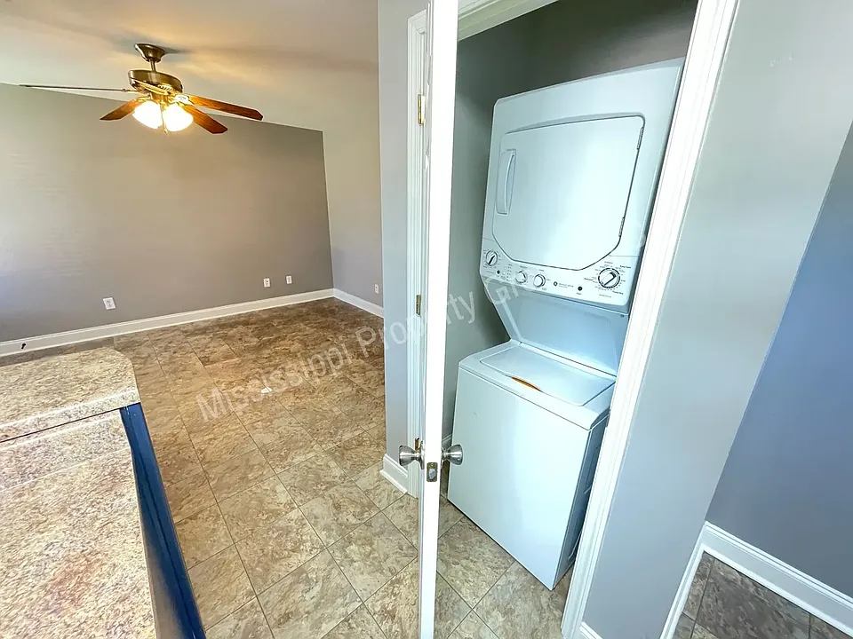 16 Private Road 4090 #16
