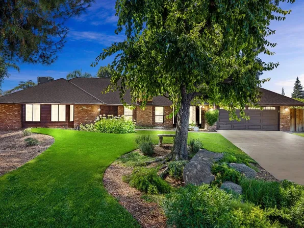 1743 S Waverly Ln, Fresno, CA 93727