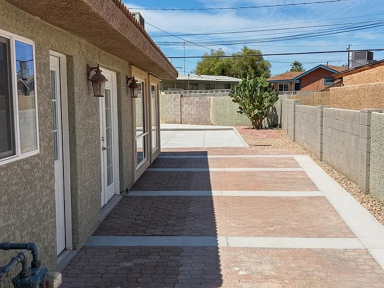 800 Antonio Dr #1 — Photo 27