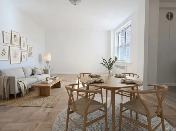 30-11 Parsons Boulevard #2T, Flushing, NY 11354