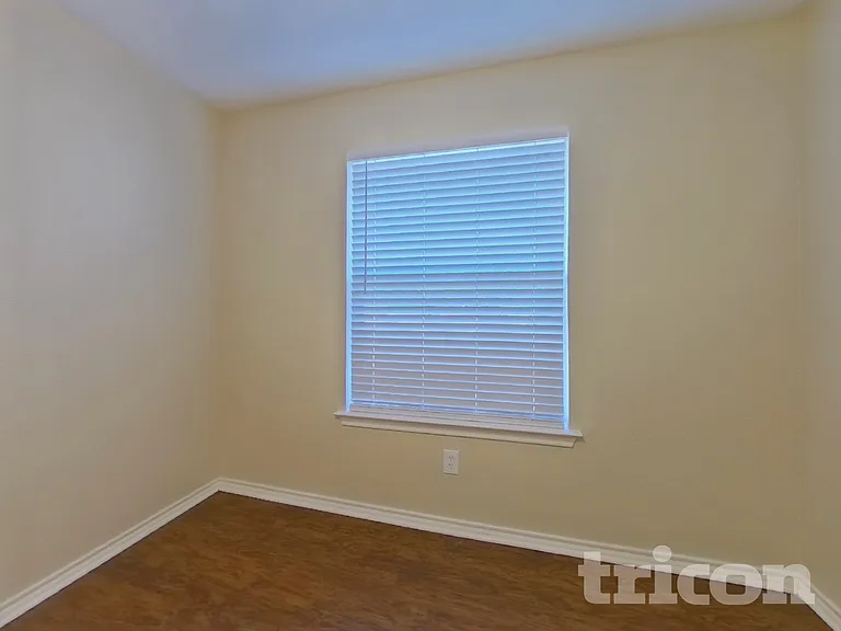 700 Stribling Cir — Photo 12