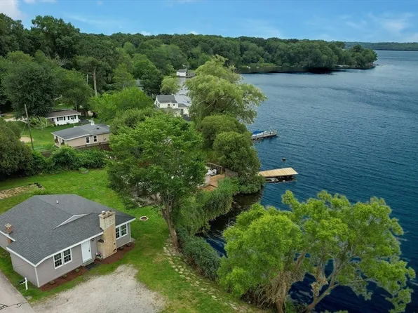 120-120 & 124 Pelletier Ln, Tiverton, RI 02878