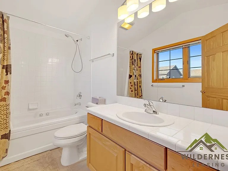 729B Meadow Dr — Photo 13