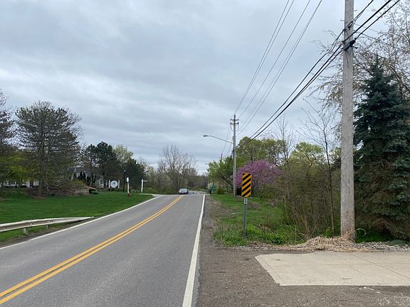 5th image of 8638 Lewis Rd