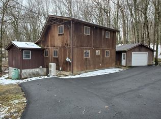 167 Deer Trail Dr, Hawley, PA 18428