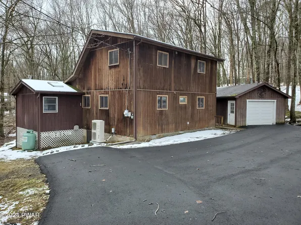 167 Deer Trail Dr, Hawley, PA 18428