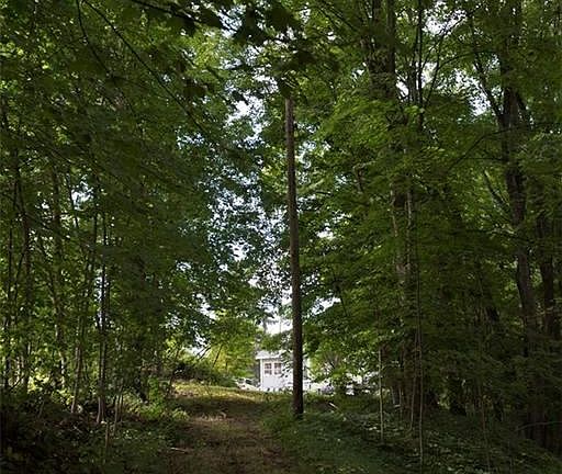 4th image of 226 Valley Dr