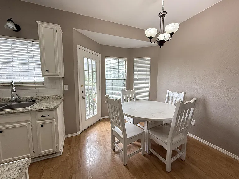1327 Speight Ave — Photo 6