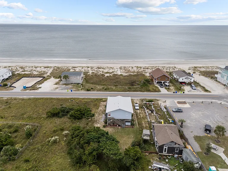 4908 E Beach Dr — Photo 4