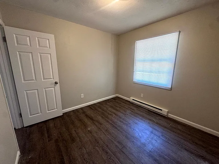 927 Fiske Dr — Photo 8