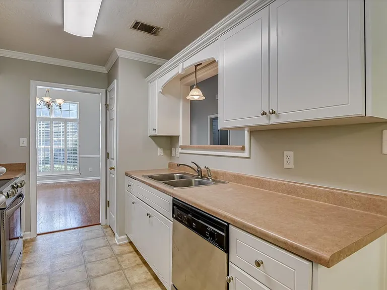1348 Wendell Ln — Photo 4