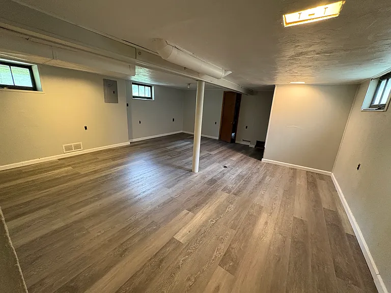 160 Talbot Dr — Photo 15