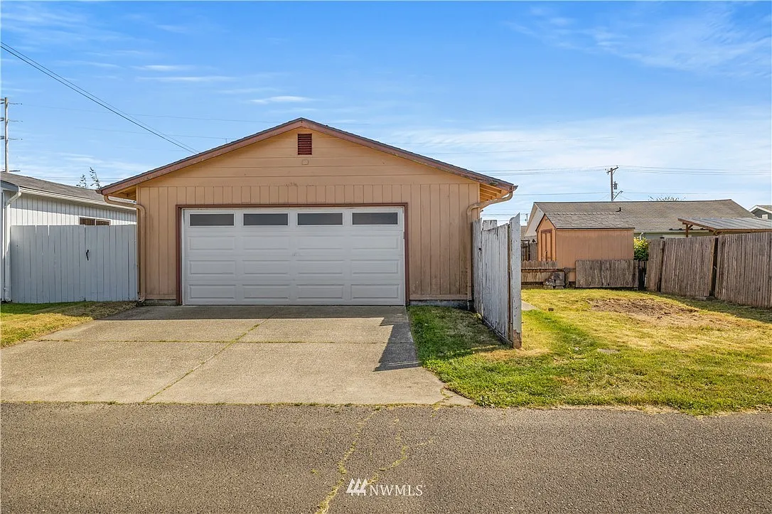 3 bed, 1674 sqft, $2,100 — Photo 4