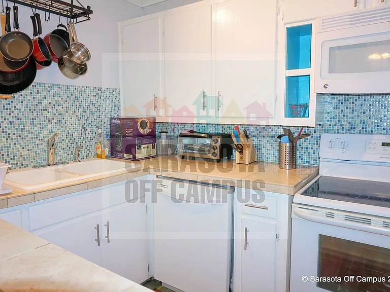 4026 Royal Palm Ave — Photo 12