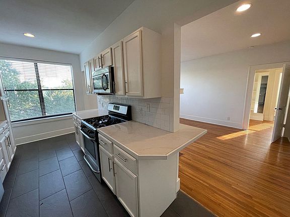 5th image of 401 E Capitol Ave APT 9
