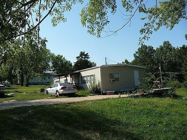 1st image of 4214 Oak Ln