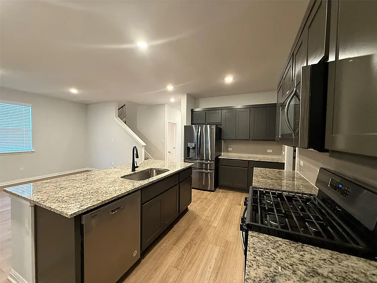 139 Gullivers Dr — Photo 12