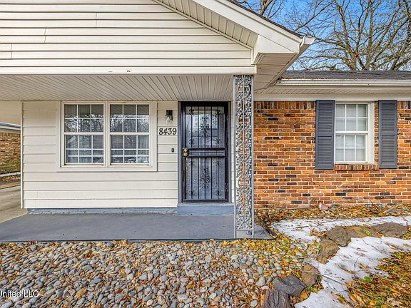 3rd image of 8439 Booneville Dr