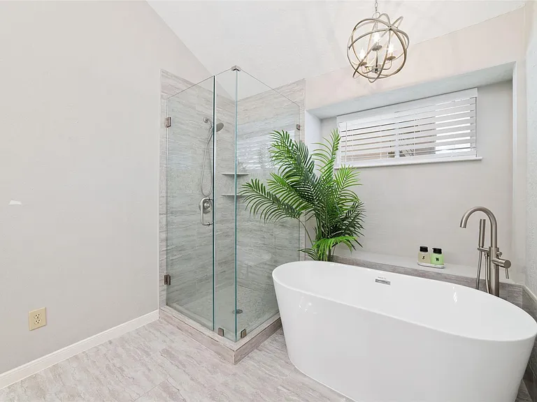 12702 Ashford Creek Dr — Photo 2
