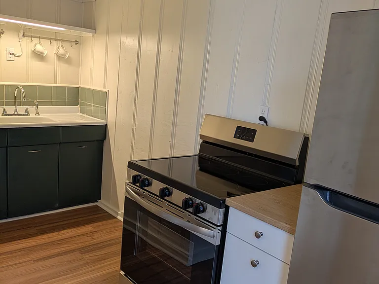 707 NE 15th St #1/2 — Photo 1