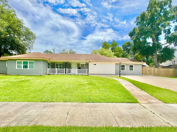 4550 Sunken Ct, Port Arthur, TX 77642