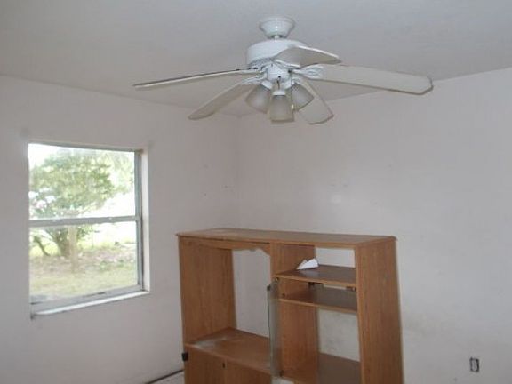 2nd image of 15013 Jeanie Ln