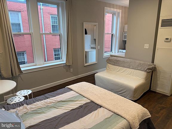4th image of 333 2nd St NE APT 305