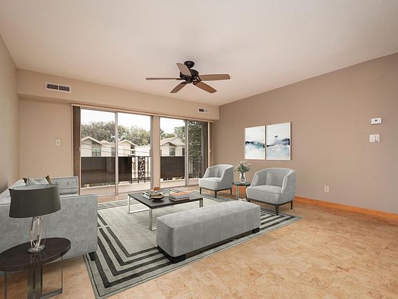 4th image of 728 Elm St APT 202
