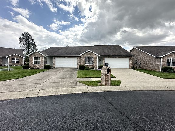 3rd image of 1017 E Crown Pointe Blvd