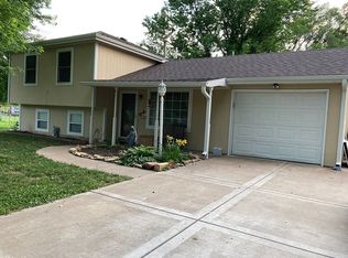 511 Fowler St, Maple Hill, KS 66507