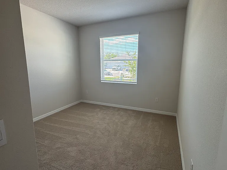 808 157th Ct E — Photo 9