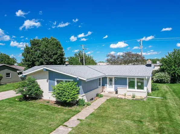 127 Keller Blvd, Beaver Dam, WI 53916