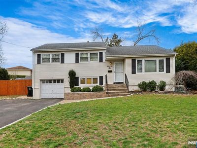 76 Crain Rd, Paramus, NJ, 07652