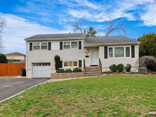 76 Crain Rd, Paramus, NJ 07652