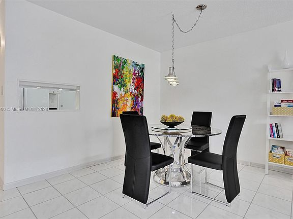 3rd image of 17050 NE 14th Ave APT 214