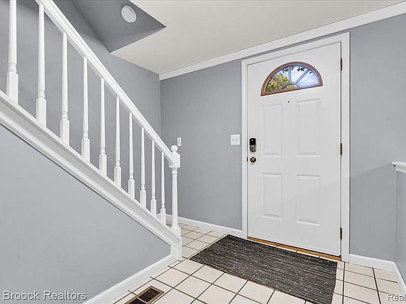 4th image of 34985 Valley Forge Dr