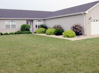 1305 Orchard Ln, Harvard, IL 60033