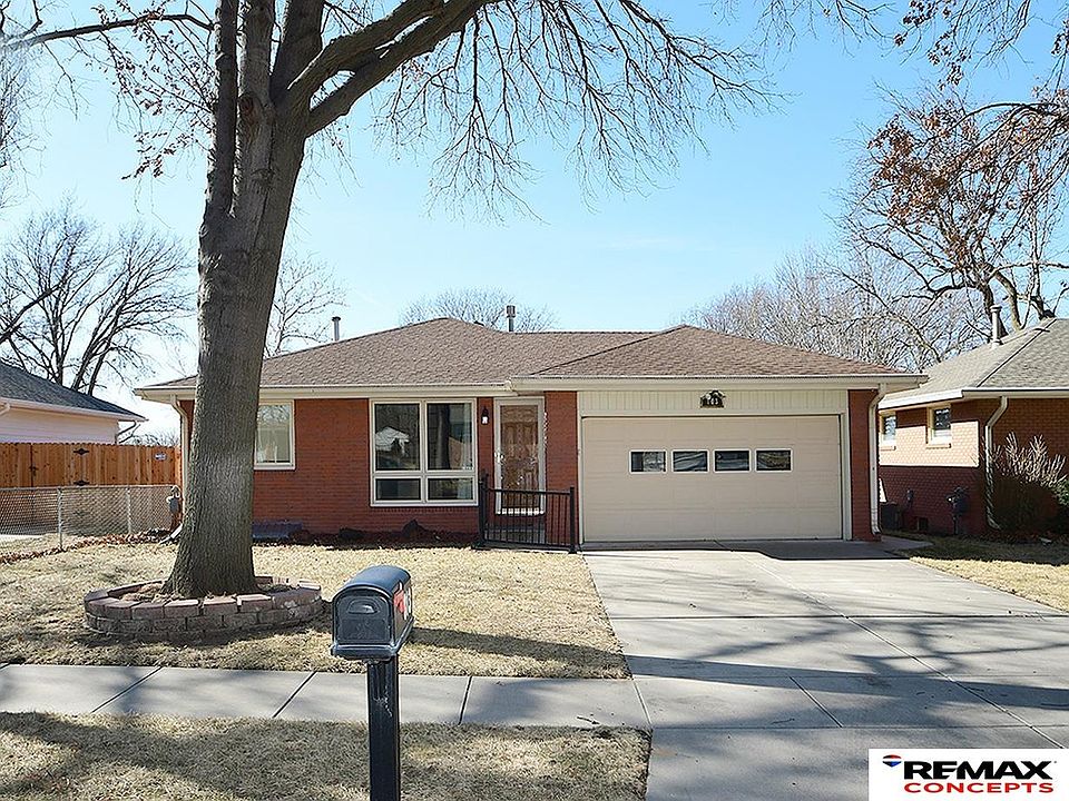 1st image of 803 El Avado Ave
