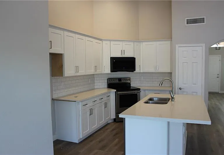 13402 E Boston St — Photo 3