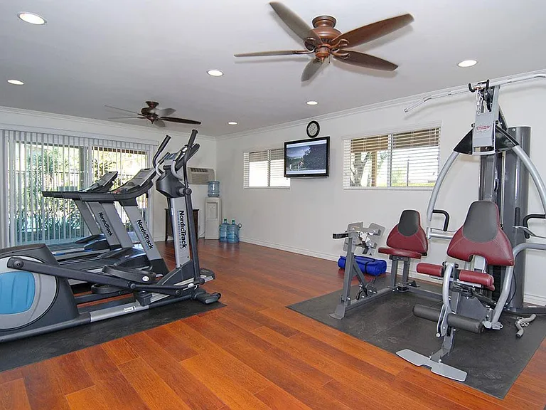 Lamar Garden Townhomes — Photo 61