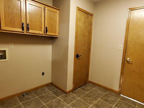 5th image of 2910 Roosevelt Ave