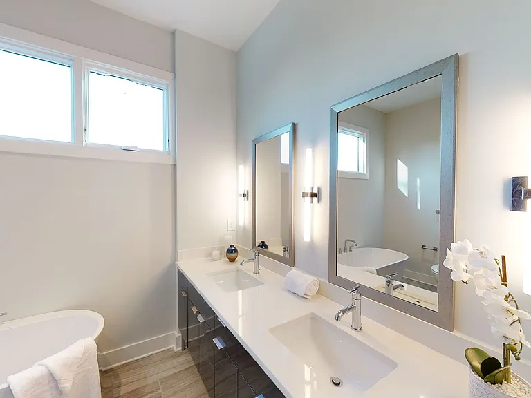 1070 Kenilworth Ave — Photo 20