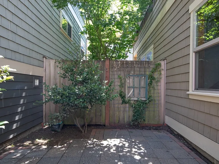 1731 13th Ave S — Photo 12