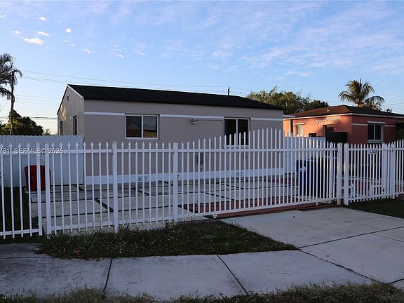 2nd image of 1206 Rutland St