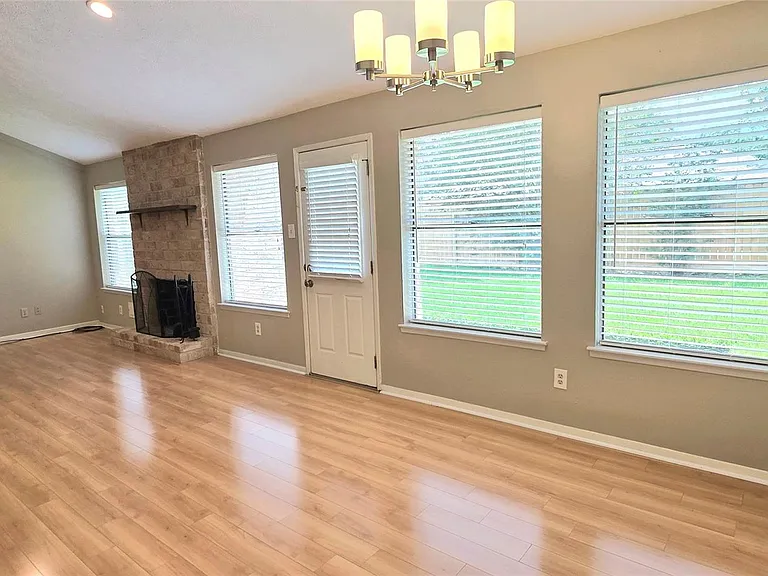 3038 Shawnee Dr — Photo 3
